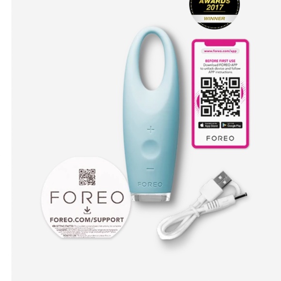 FOREO IRIS  Illuminating Eye Massager In Blue NWB - Picture 3 of 3